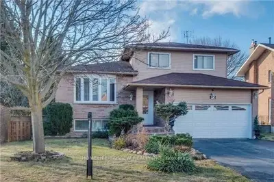 95 Cardinal Crescent, Newmarket, ON L3Y 5Y5