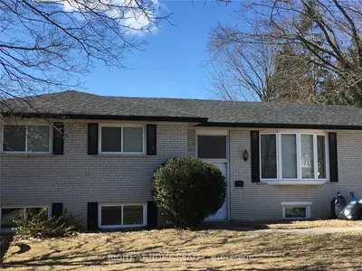 144 Orsi Drive, Newmarket, ON L3Y 3H6