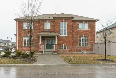 71 Creekland Avenue, Whitchurch-Stouffville, ON L4A 1X4