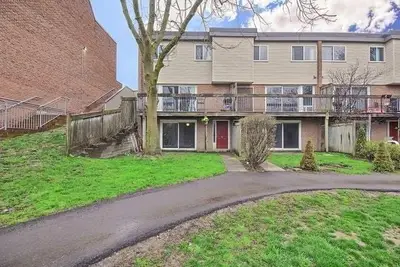 Condo Townhouse in Aurora