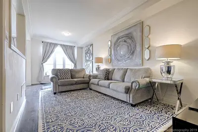 132 FORTIS Crescent, Bradford West Gwillimbury, ON L3Z 0W3