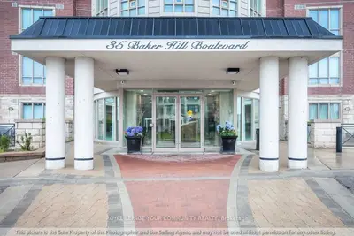 35 Baker Hill Boulevard Ph #3, Whitchurch-Stouffville, ON L4A 1P8