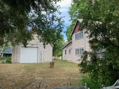 15 Turner Street, Georgina, On L4p 3c8