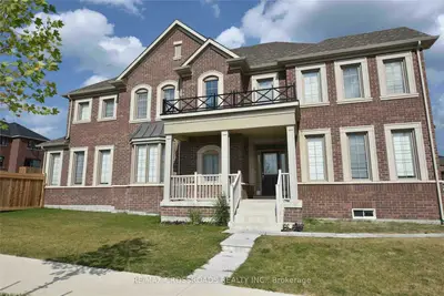 2 Manor Hampton Street, East Gwillimbury, ON L9N 0R1