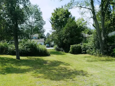 23 Hilltop Boulevard, Whitchurch-Stouffville, ON L0H 1G0