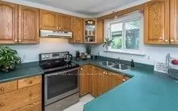 22 GARRETT Drive, Georgina, ON L0E 1R0