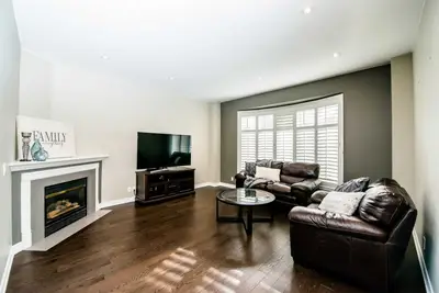 26 Walnut Grove Crescent, Richmond Hill, ON L4S 1Y9