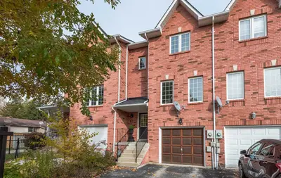 67 Hattie Court, Georgina, ON L4P 3Z8