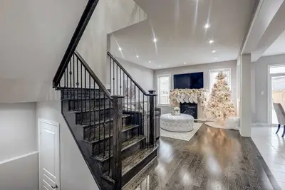 125 MCGAHEY Street, New Tecumseth, ON L0G 1W0