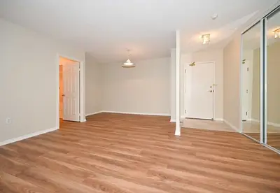 270 Davis Drive 1001, Newmarket, ON L3Y 8K2