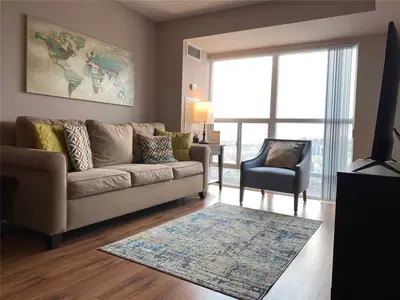 185 Oneida Crescent 909, Richmond Hill, ON L4B 0B1