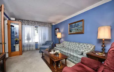 293 Burford Street, Newmarket, ON L3Y 6E7