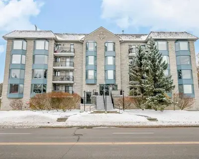 85 Wellington Street W 208, Aurora, ON L4G 2P2
