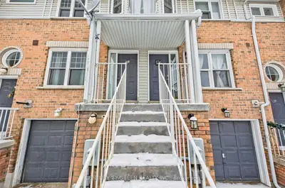 138 Brandy Lane Way, Newmarket, ON L3Y 8P7