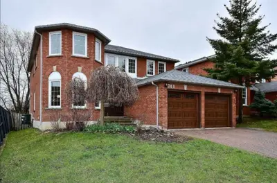 711 Shanahan Boulevard, Newmarket, ON L3X 1P8
