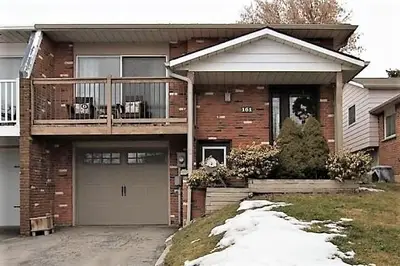 161 Britannia Avenue, Bradford West Gwillimbury, ON L3Z 1A4
