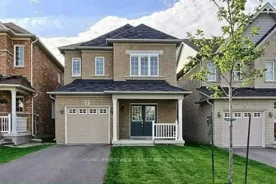7 Harvest Hills Boulevard, Newmarket, ON L9N 0A3