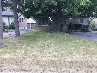 390 Palmer Avenue Main Fl, Richmond Hill, ON L4C 1P8