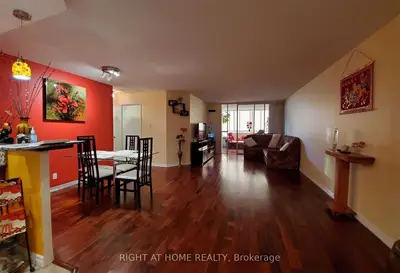 22 Clarissa Drive 1405, Richmond Hill, ON L4C 9R6