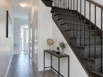 26 Queen Mary Court, Vaughan, ON L4L 0H9