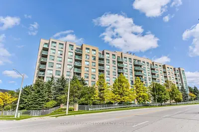 3 Ellesmere Street 201, Richmond Hill, ON L4B 4N2