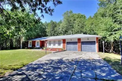 26 Pineview Court, Georgina, ON L0E 1N0