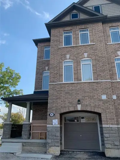 85 Gordon Circle Upstair, Newmarket, ON L3Y 0C9