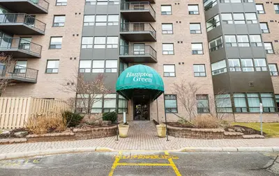Condo Apartment in Markham