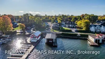 985 Lake Drive N, Georgina, ON L4P 3E9