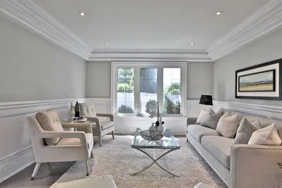 142 Old Surrey Lane, Richmond Hill, ON L4C 7E5