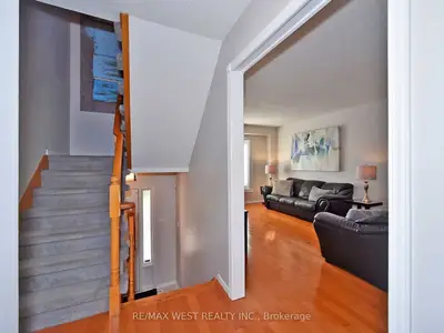 8050 Islington Avenue 10, Vaughan, ON L4L 1W5