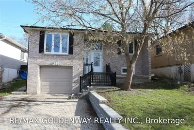 122 Armitage Drive, Newmarket, ON L3Y 5L7