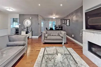 61 Mayvern Crescent, Richmond Hill, ON L4C 5J6