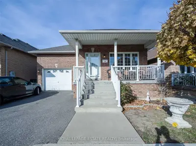 10 Amalfi Court, Vaughan, ON L4L 9S2