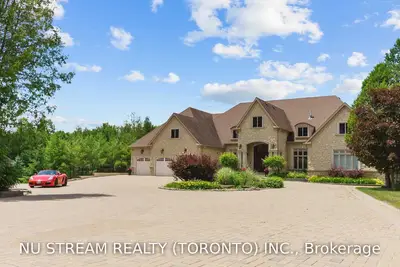 19 Riverstone Court, East Gwillimbury, ON L0G 1V0