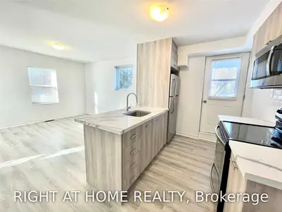469 Queen Street Unit A, Newmarket, ON L3Y 2H3