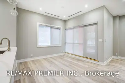 160 Woodbridge Avenue 101, Vaughan, ON L4L 0B8