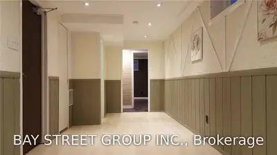 380 Handley Crescent Lower, Newmarket, ON L3Y 4T4