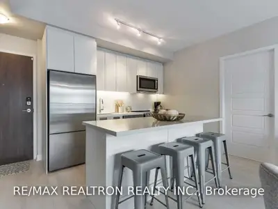 Condo Apartment in Innisfil