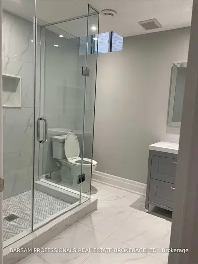 43 Shining Willow Court, Richmond Hill, ON L4C 5N6