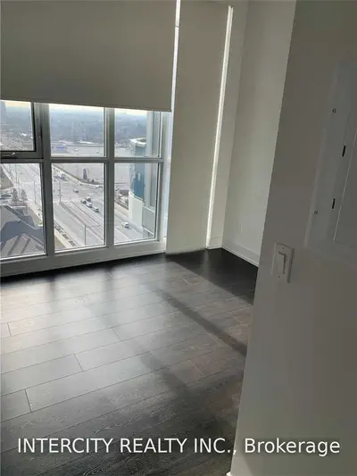 9471 Yonge Street Lph 21, Richmond Hill, ON L4C 1V4