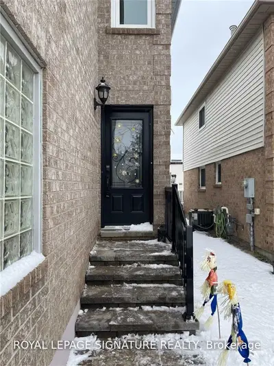 381 Agar Avenue, Bradford West Gwillimbury, ON L3Z 1H6