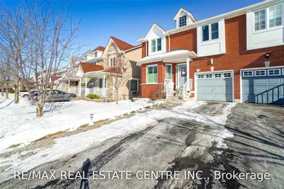 273 Flagstone Way, Newmarket, ON L3X 2Y1