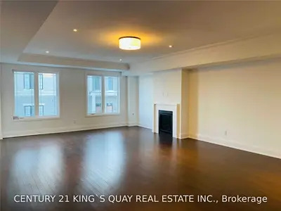 #TH8 386 Highway 7, Richmond Hill, ON, L4B 0G5