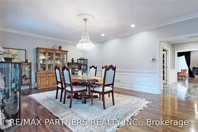 3 Edmund Crescent, Richmond Hill, ON L4B 2X9