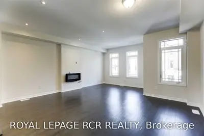 115 Gordon Circle, Newmarket, ON L3Y 0C9