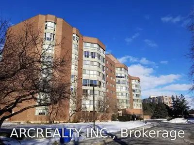 5 Weldrick Road 503, Richmond Hill, ON L4C 8S9