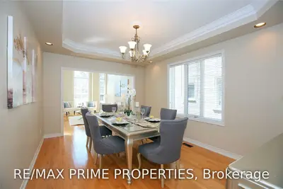 72 Brookside Road N, Richmond Hill, ON L4C 0J6