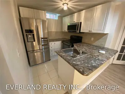 96 Eleanor Circle Bsmt, Richmond Hill, ON L4C 6K7
