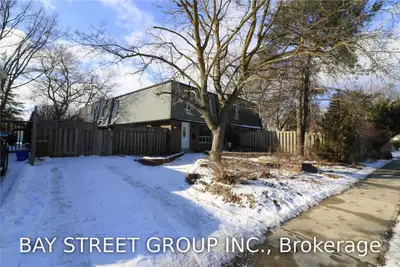 124 Springhead Gardens, Richmond Hill, ON L4C 5C4